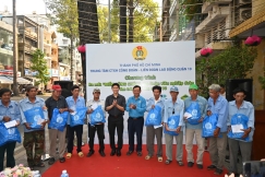 AP SAIGON PETRO ĐỒNG HÀNH CÙNG CHƯƠNG TRÌNH "ĐIỂM DỪNG CHÂN" CHO ĐOÀN VIÊN NGHIỆP ĐOÀN XE ÔM QUẬN 10