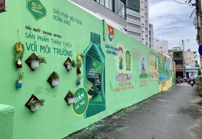 AP SAIGON PETRO ĐỒNG HÀNH CÙNG CÔNG TRÌNH SƠN, VẼ “TUYẾN HẺM XANH, SẠCH, ĐẸP” QUẬN PHÚ NHUẬN
