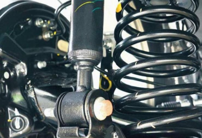 CÁC DẤU HIỆU CẢNH BÁO XE Ô TÔ CẦN THAY PHUỘC SỚM