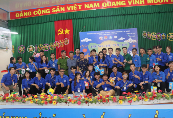 TRUNG THU NHƯ Ý: SAN SẺ YÊU THƯƠNG - VỮNG BƯỚC ĐƯỜNG DÀI