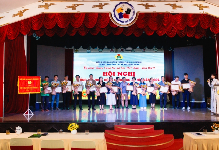 LIÊN ĐOÀN LAO ĐỘNG TP.HCM VINH DANH AP SAIGON PETRO VÌ NHỮNG ĐÓNG GÓP CHĂM LO NGƯỜI LAO ĐỘNG