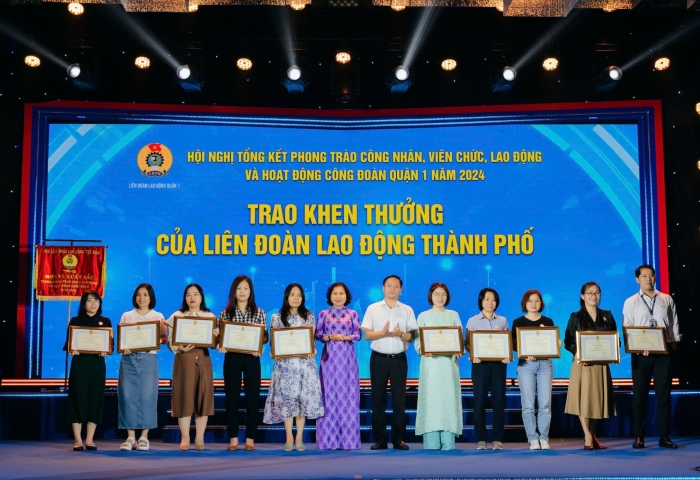 AP SAIGON PETRO VINH DỰ NHẬN BẰNG KHEN CỦA LIÊN ĐOÀN LAO ĐỘNG TP.HCM