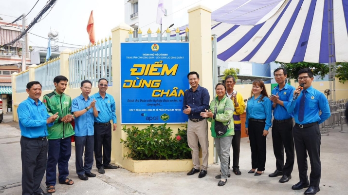 AP SAIGON PETRO HÂN HẠNH GÓP MẶT TẠI LỄ RA MẮT MÔ HÌNH “ĐIỂM DỪNG CHÂN” DÀNH CHO ĐOÀN VIÊN NGHIỆP ĐOÀN XE ÔM, XE CÔNG NGHỆ TẠI QUẬN 7 & THỦ ĐỨC